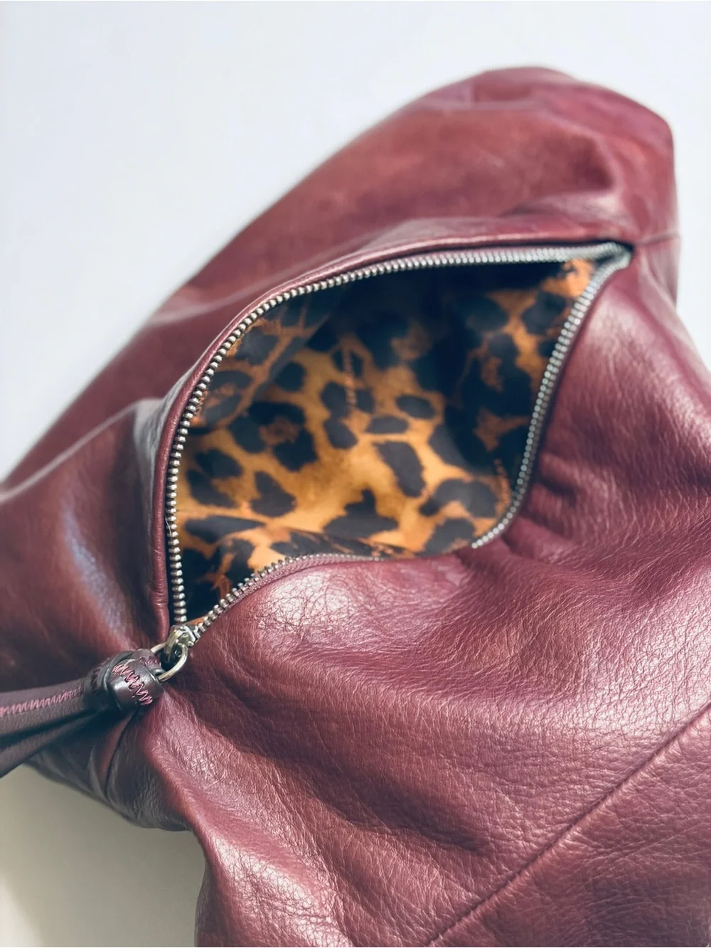 B. Makowsky VTG Plum Leather Slouchy Hobo Shoulder Bag Tote Silver Accent - EUC